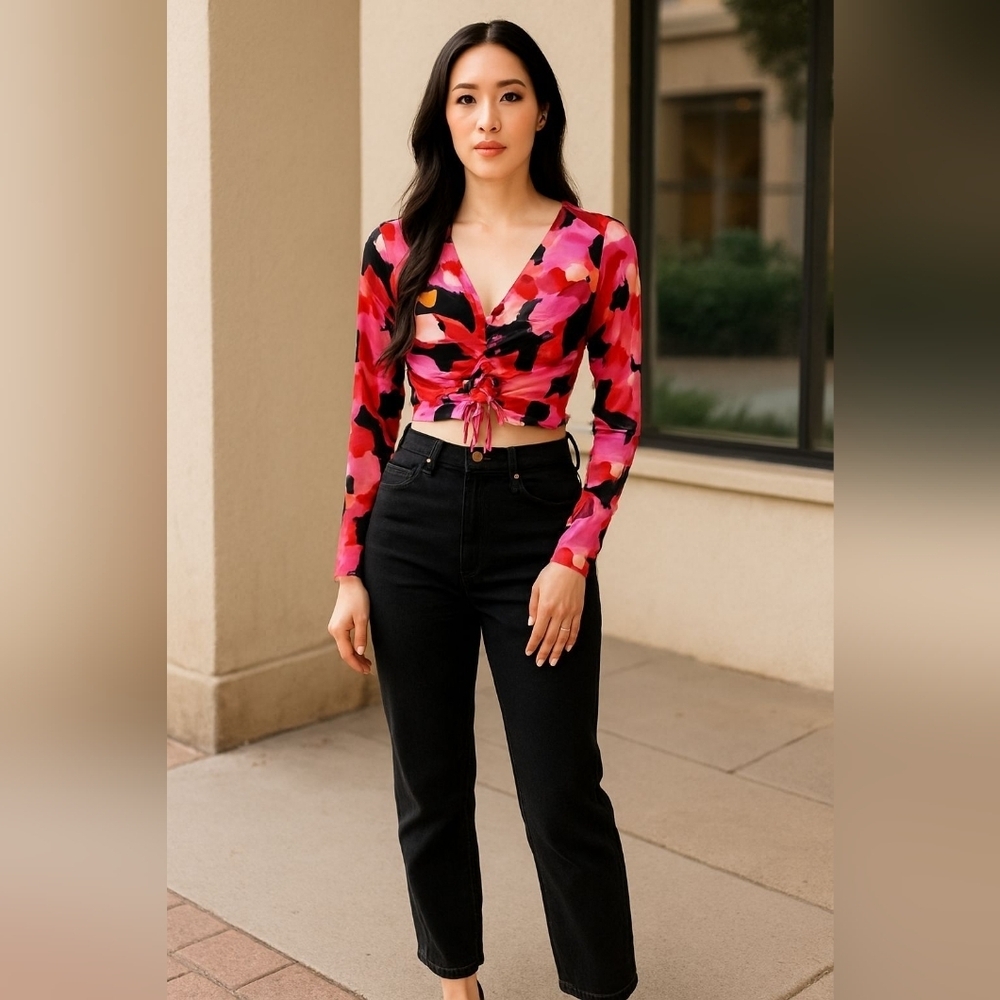 NWT Forever 21 Colourful Pattern Long Sleeve Cropped Blouse